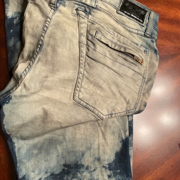 COPY - Robin’s Jeans - Picture 2 of 4